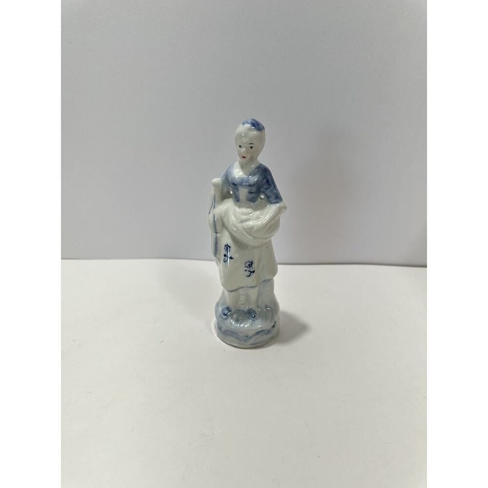 Chinoiserie Blue and White Ceramic‎ Chintz Figurine of a Peasant Woman RARE